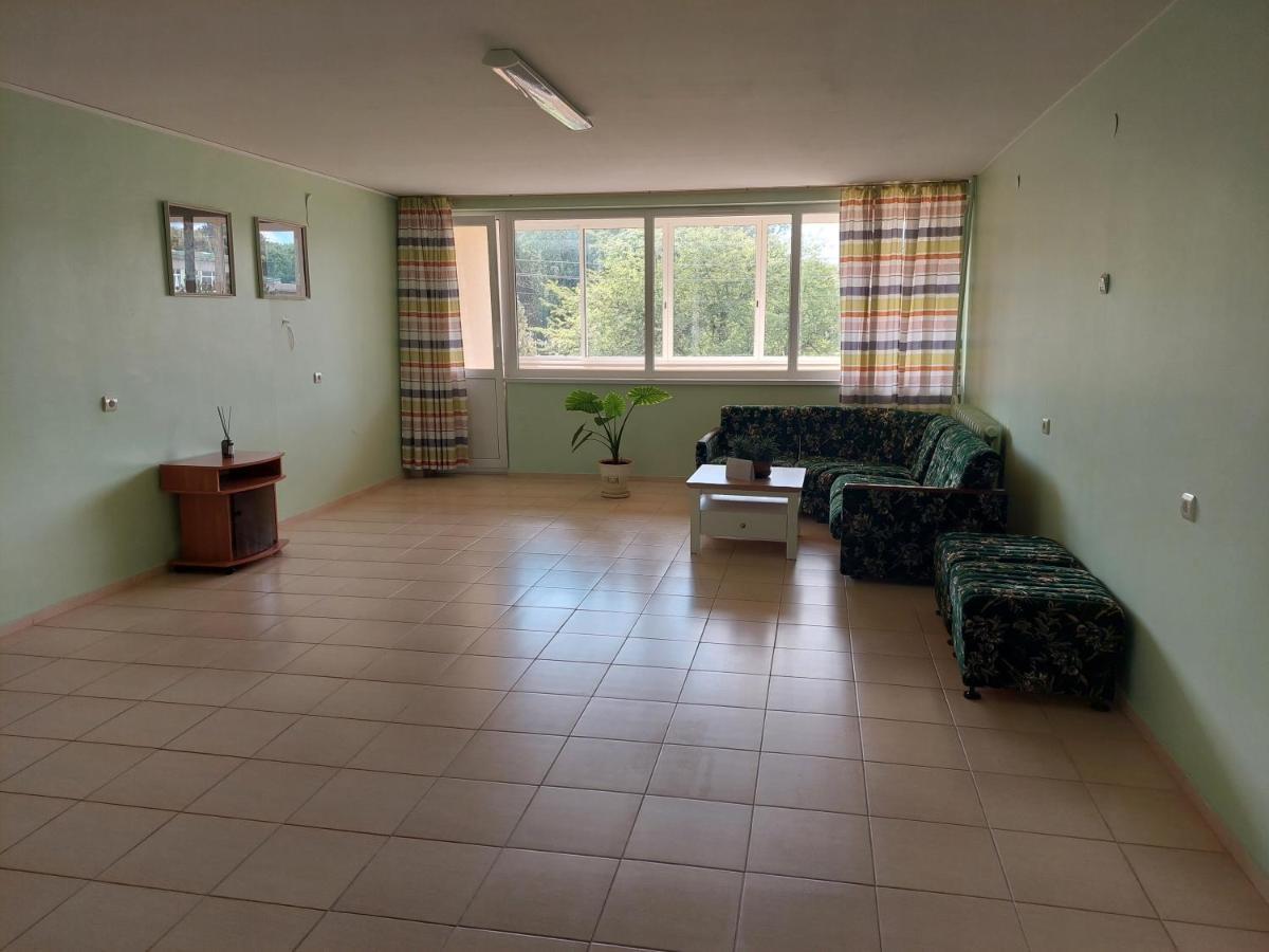 Hostel "Veiklus Rietavas" Apgyvendinimas Zewnętrze zdjęcie